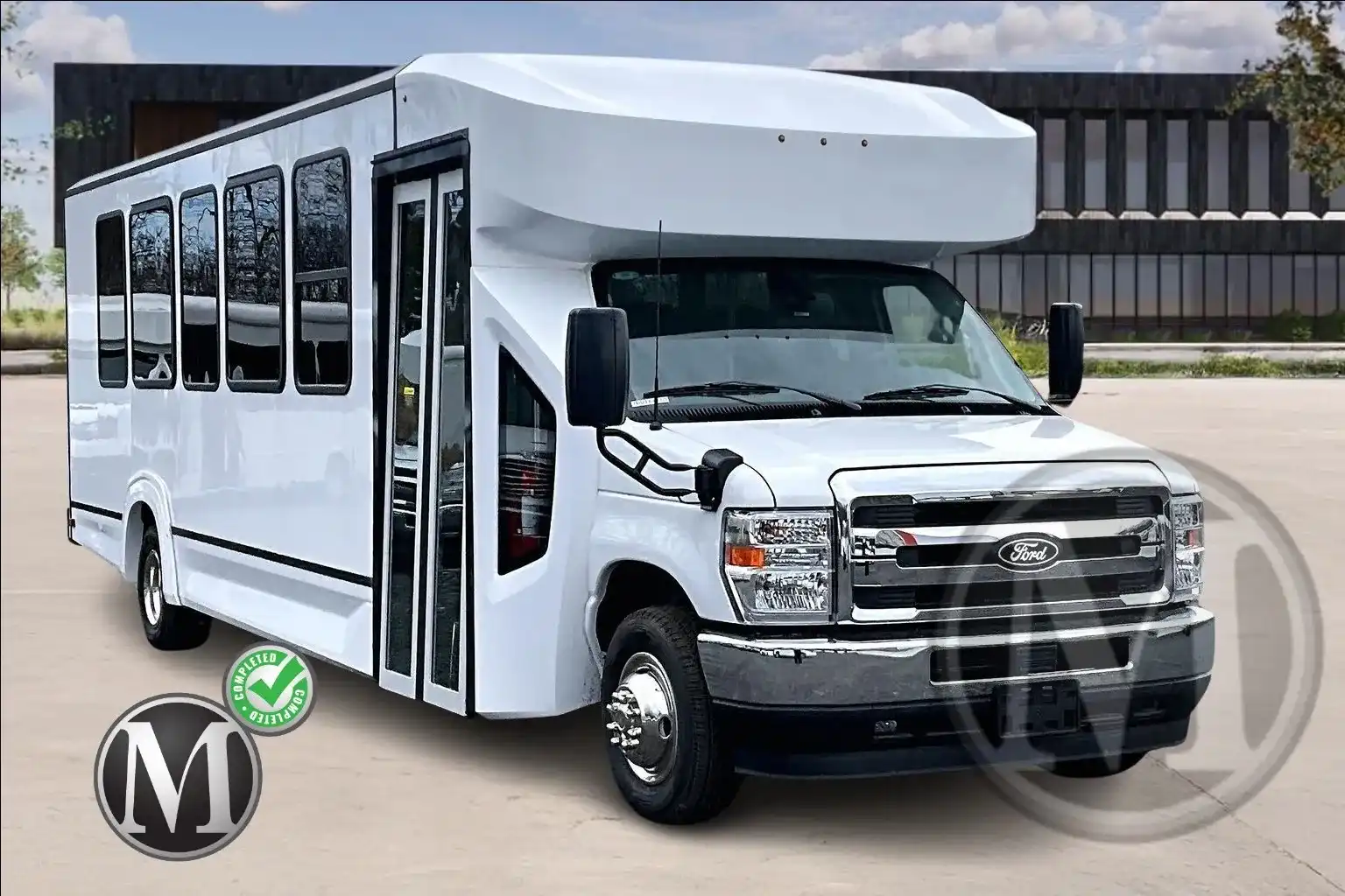 2024 Ford E-Series DRW E-450 Super Duty 158 in WB's photo