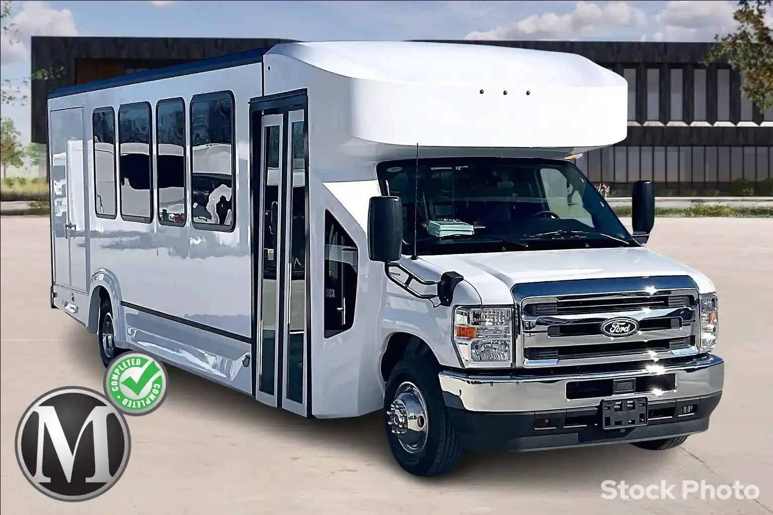 2026 Ford E-Series DRW E-450 Super Duty 158 in WB's photo