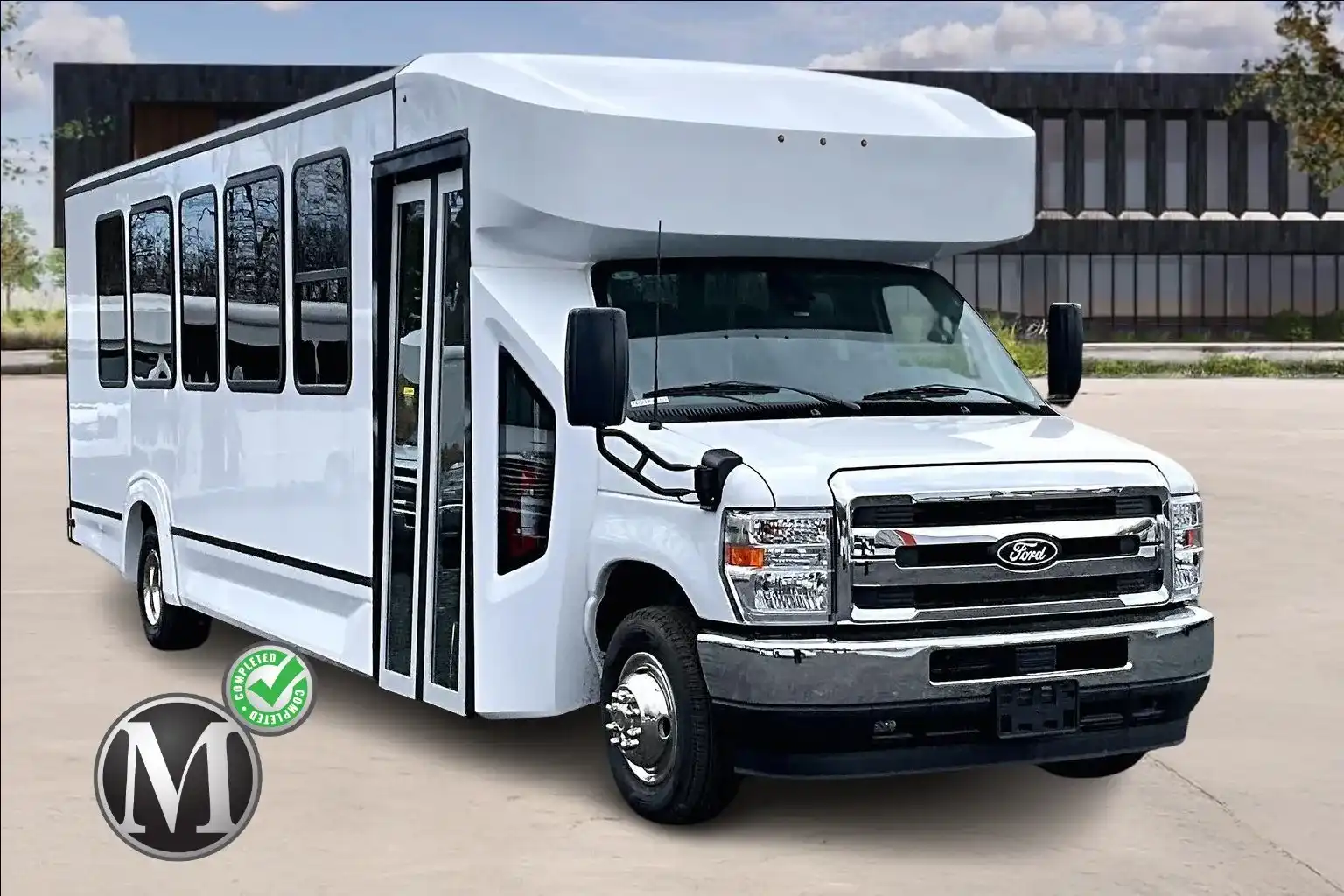 2026 Ford E-Series DRW E-450 Super Duty 158 in WB's photo
