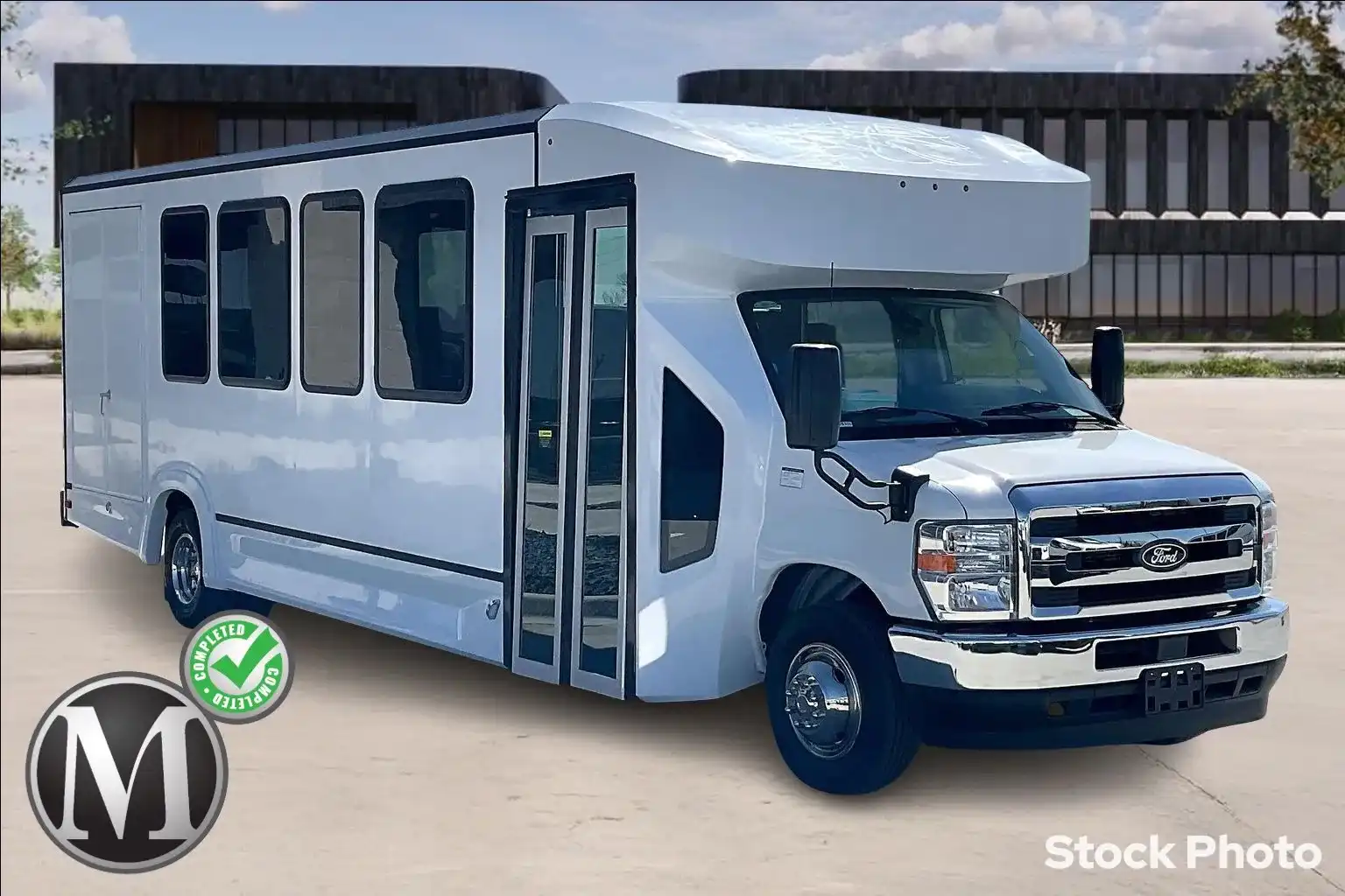 2026 Ford E-Series DRW E-450 Super Duty 158 in WB's photo