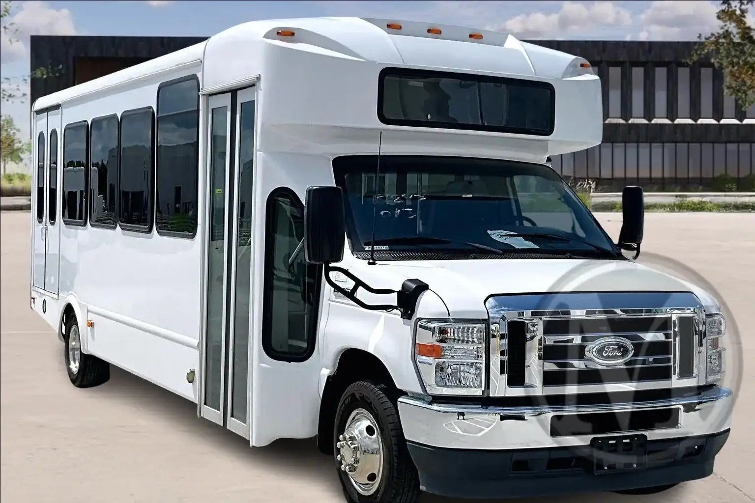 2023 Ford E-Series DRW E-450 Super Duty 158 in WB's photo