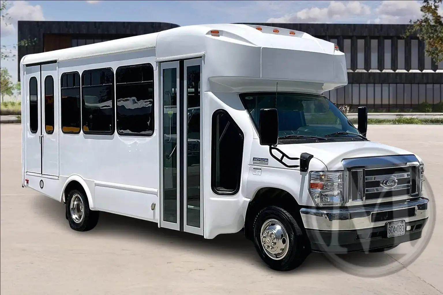 2023 Ford E-Series DRW E-450 Super Duty 158 in WB's photo