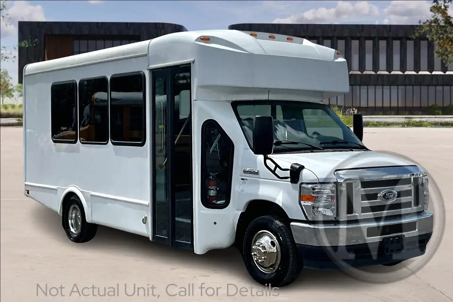 2023 Ford E-Series DRW E-450 Super Duty 158 in WB's photo