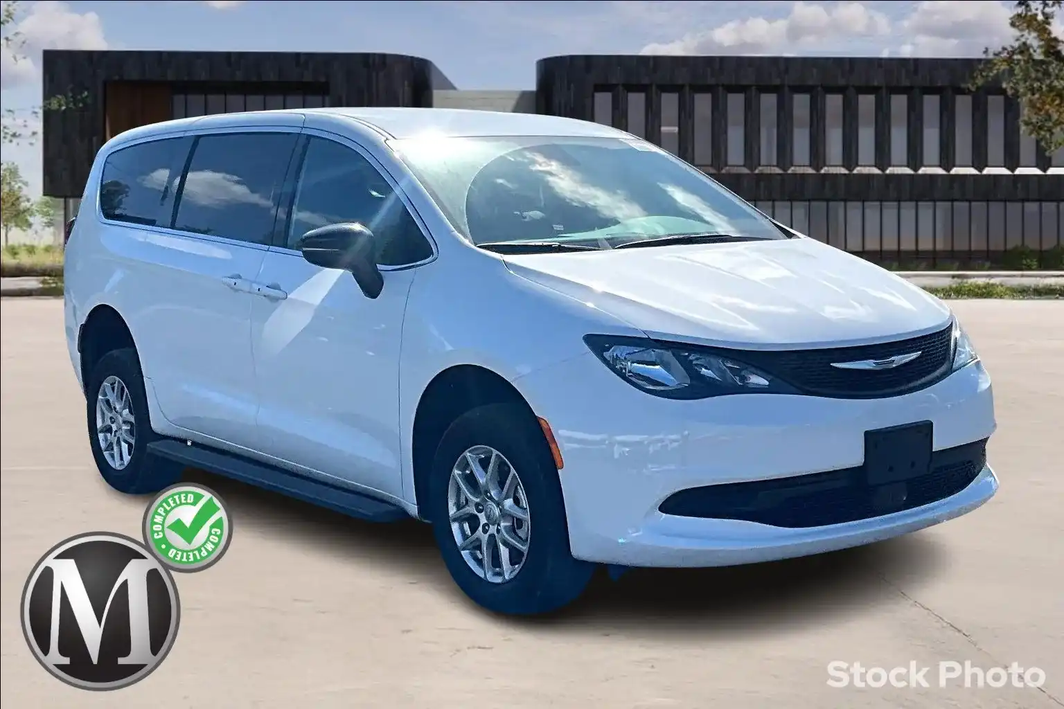 2025 Chrysler Voyager LX's photo