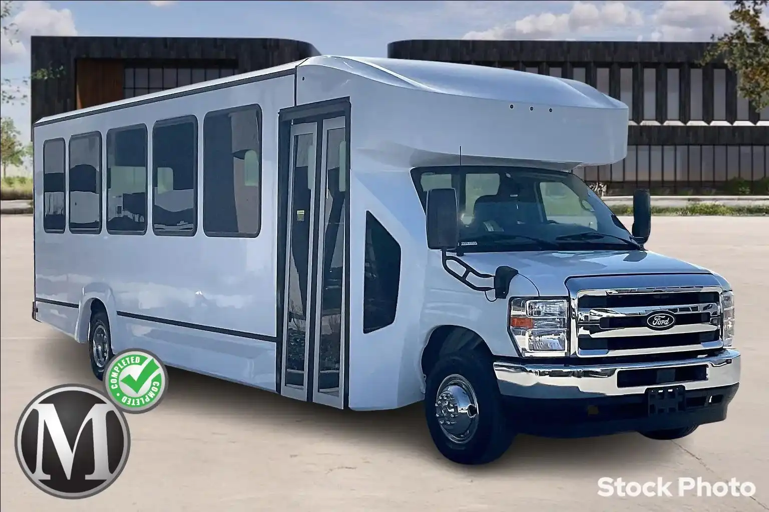 2026 Ford E-Series DRW E-450 Super Duty 158 in WB's photo