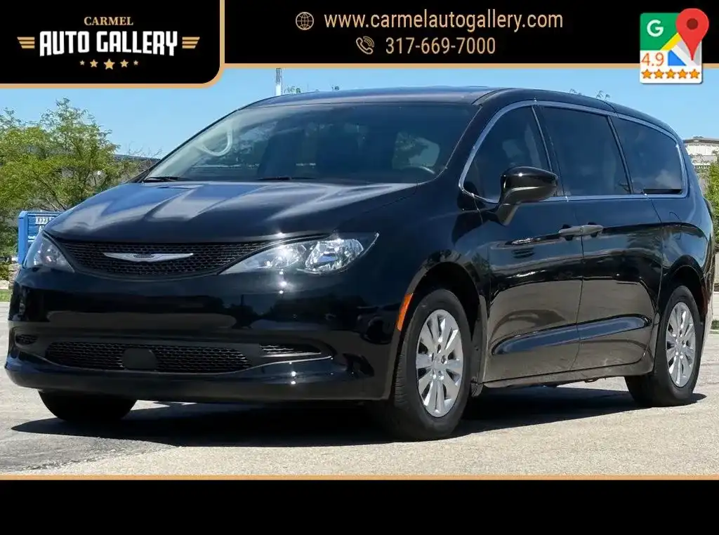 2021 Chrysler Voyager L's photo