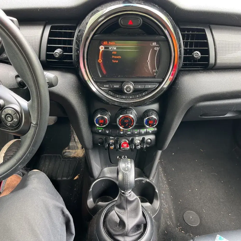 2018 MINI Cooper Base photo 5
