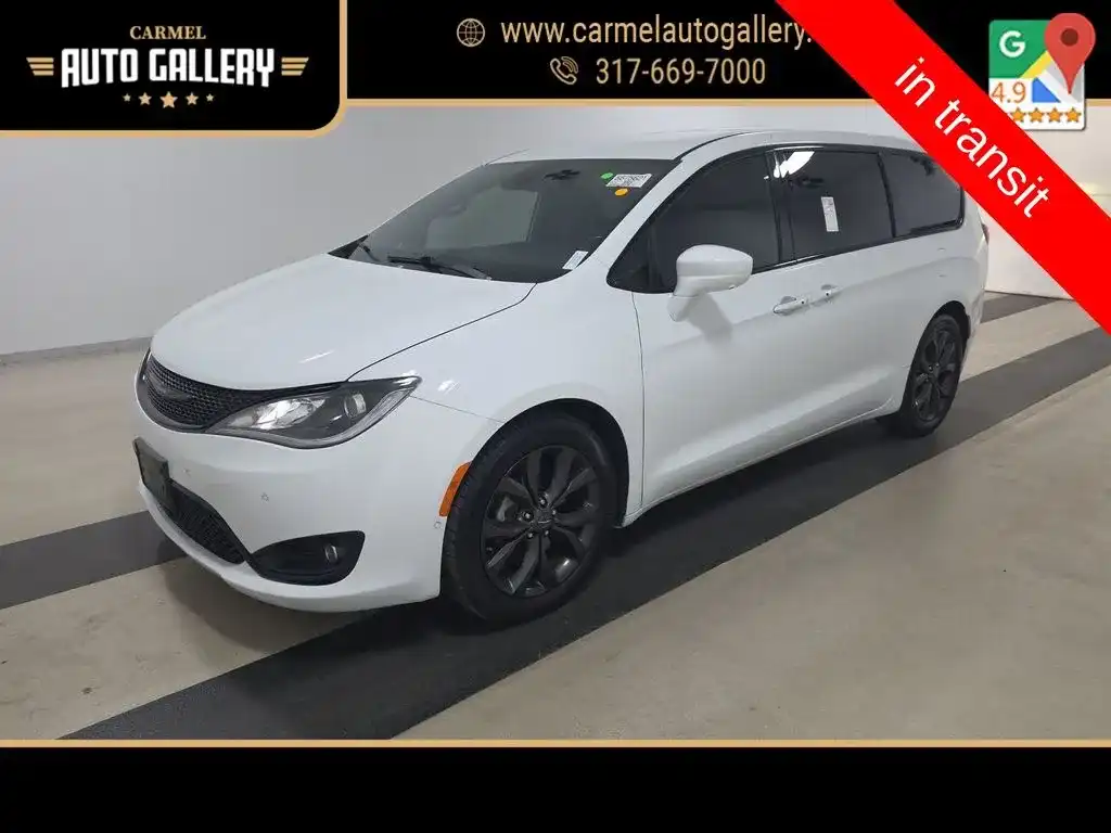 2019 Chrysler Pacifica Touring Plus's photo