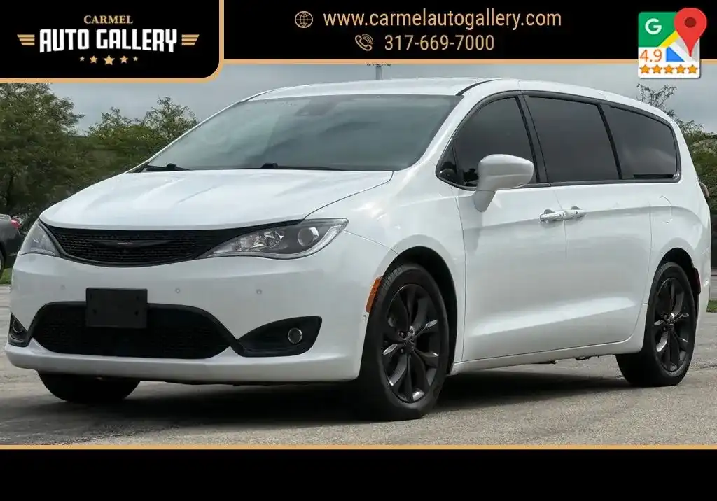 2019 Chrysler Pacifica Touring Plus's photo