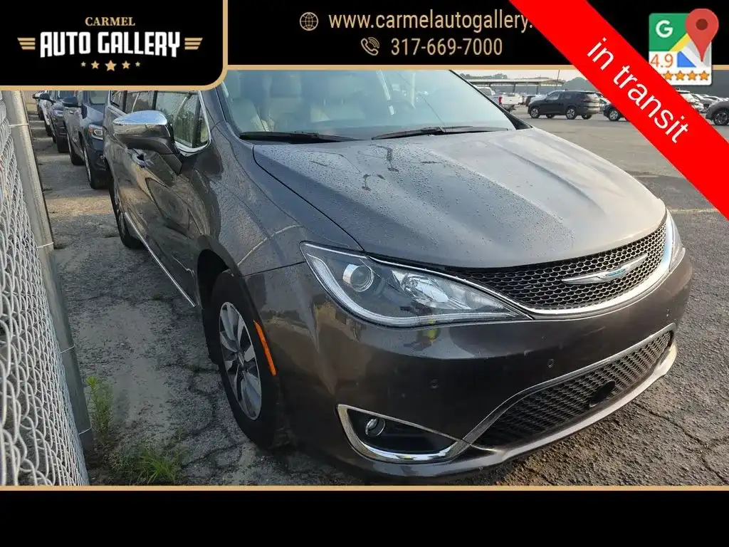 2020 Chrysler Pacifica Hybrid Limited's photo