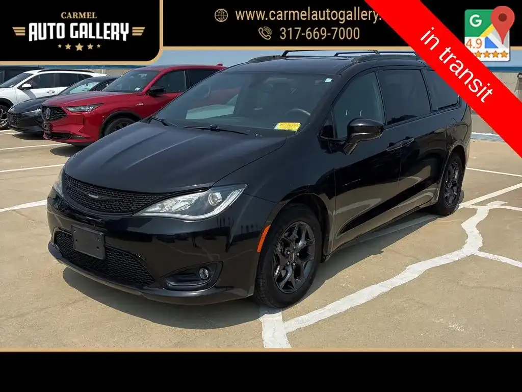 2019 Chrysler Pacifica Touring L's photo