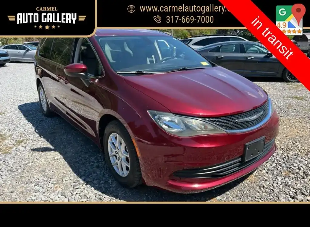 2017 Chrysler Pacifica LX's photo