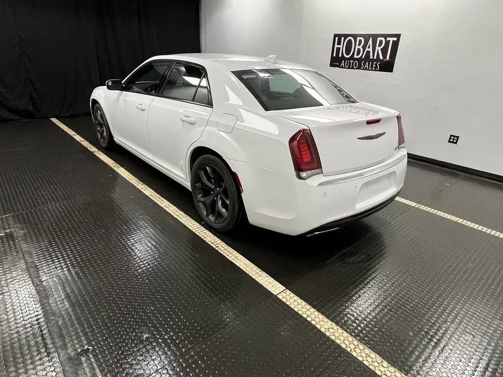 2021 Chrysler 300 S photo 4