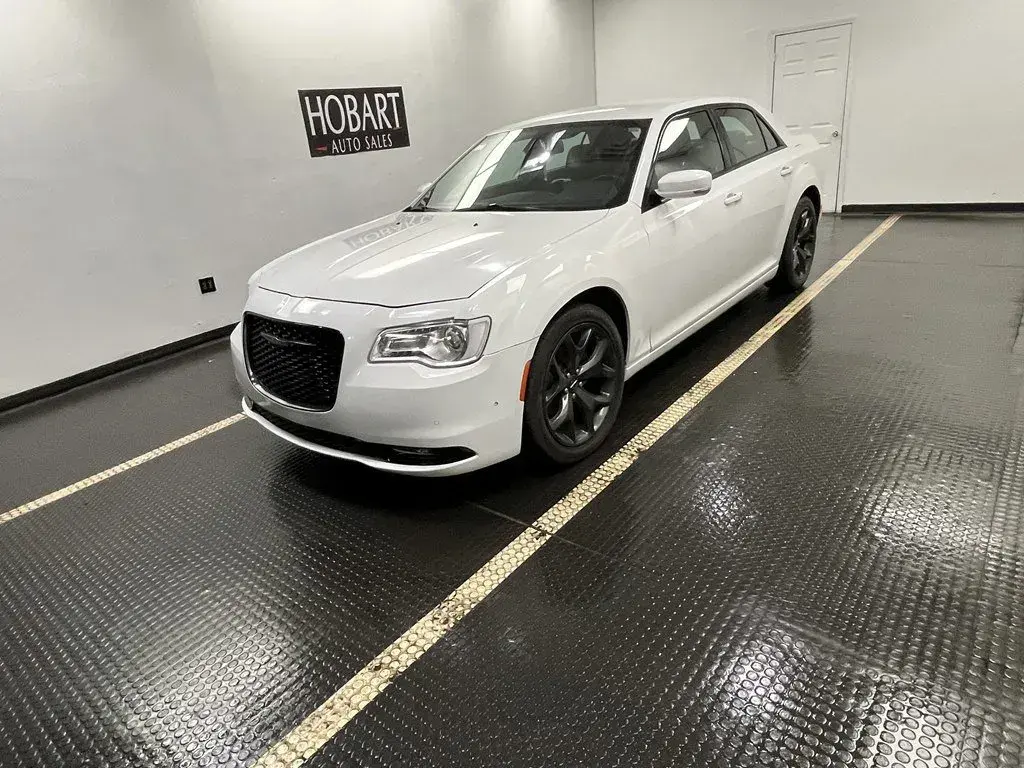 2021 Chrysler 300 S photo 3