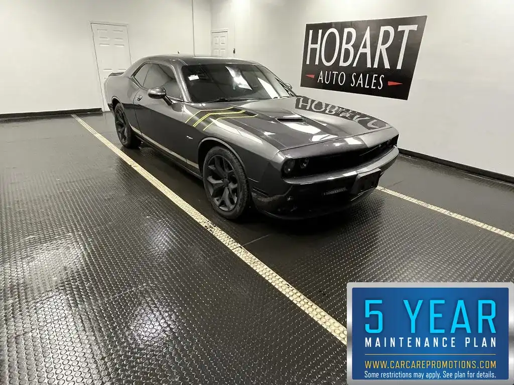 2016 Dodge Challenger R/T Plus's photo