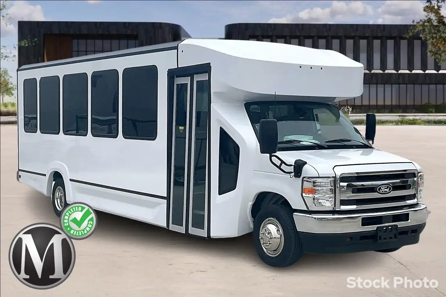 2026 Ford E-Series DRW E-450 Super Duty 158 in WB's photo