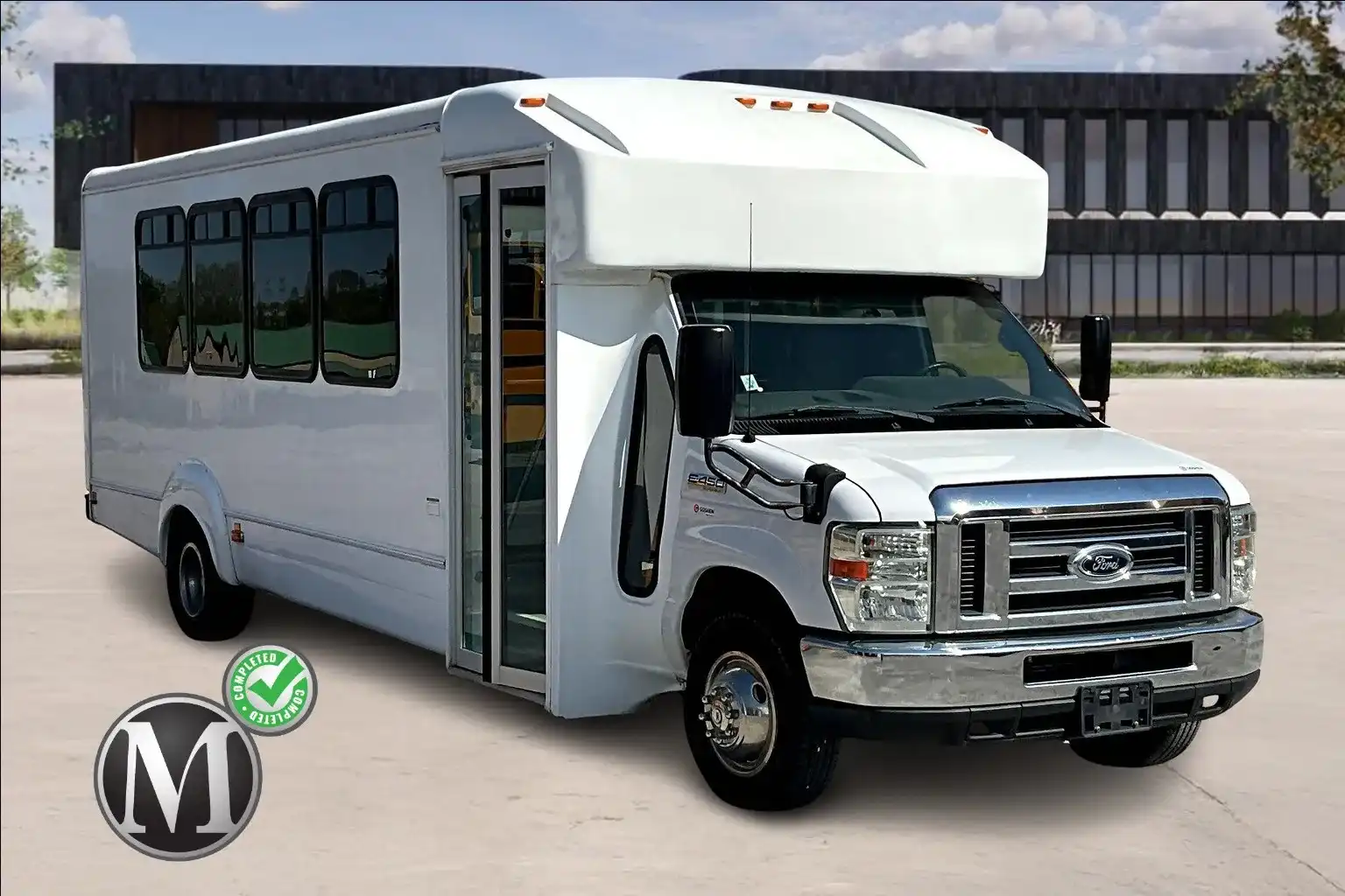 2016 Ford E-Series DRW E-450 Super Duty 158 in WB's photo