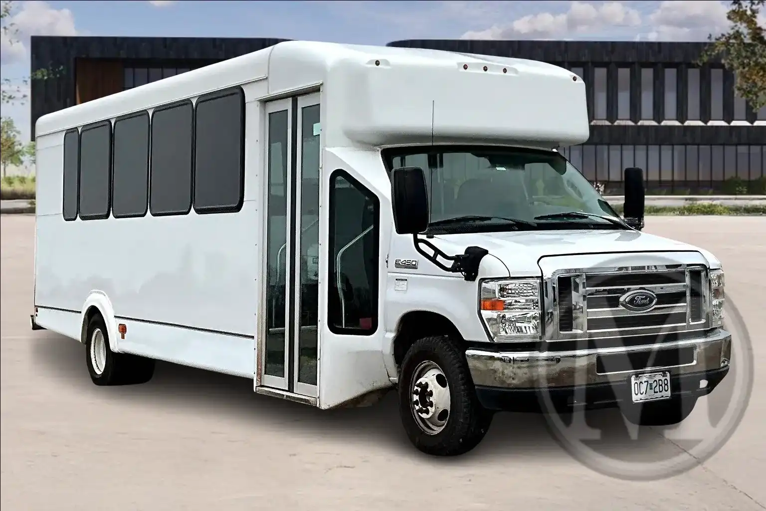 2019 Ford E-Series DRW E-450 Super Duty 158 in WB's photo