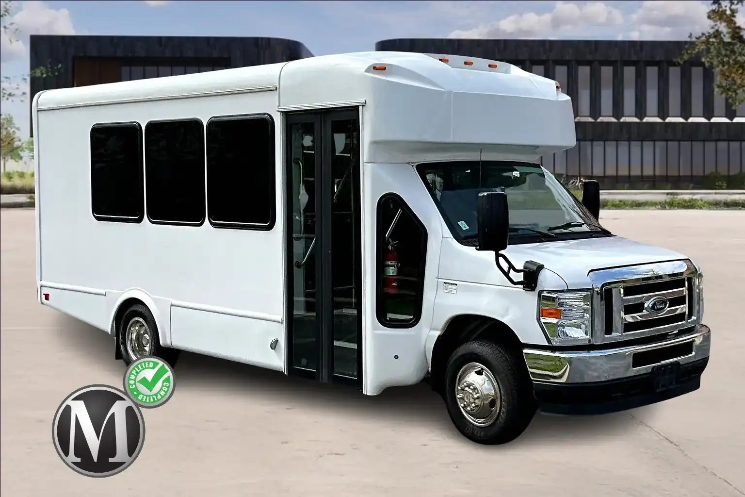 2024 Ford E-Series DRW E-450 Super Duty 158 in WB's photo