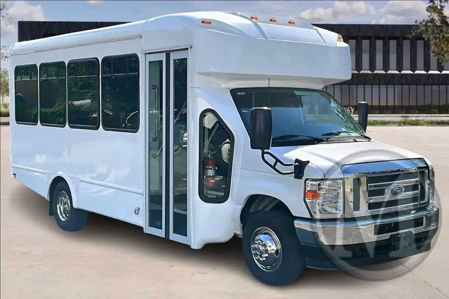 2024 Ford E-Series DRW E-450 Super Duty 158 in WB's photo