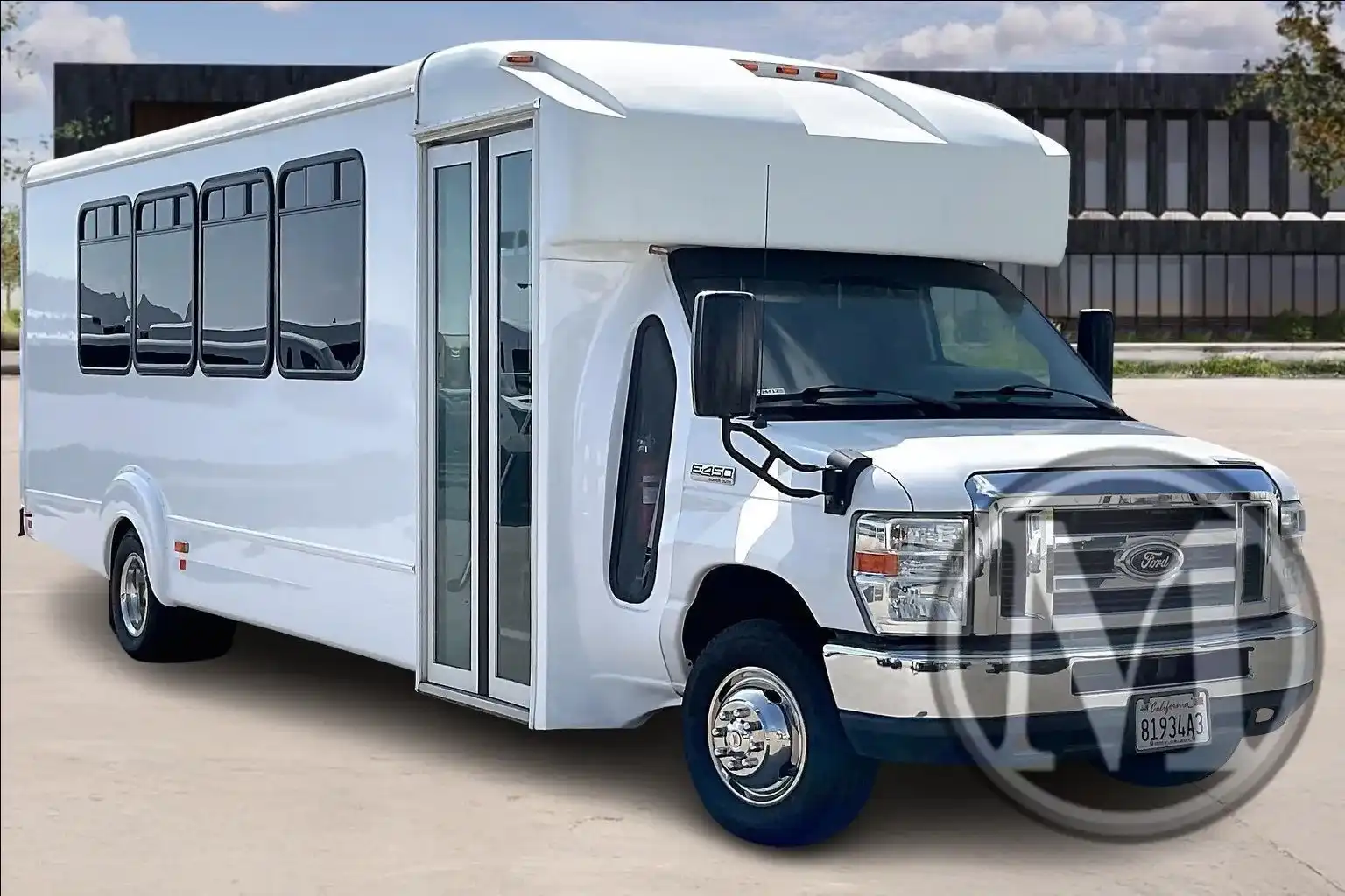 2016 Ford E-Series DRW E-450 Super Duty 158 in WB's photo