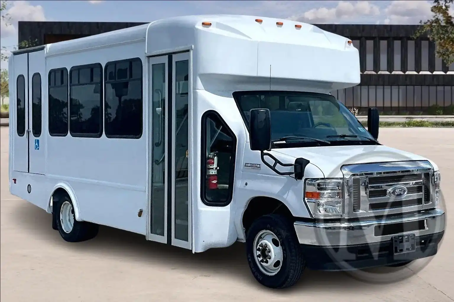 2021 Ford E-Series SRW E-350 Super Duty 158 in WB's photo