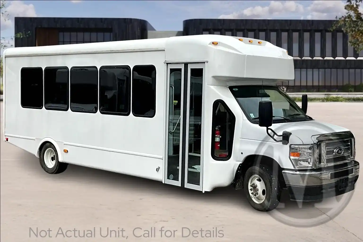 2024 Ford E-Series DRW E-450 Super Duty 158 in WB's photo