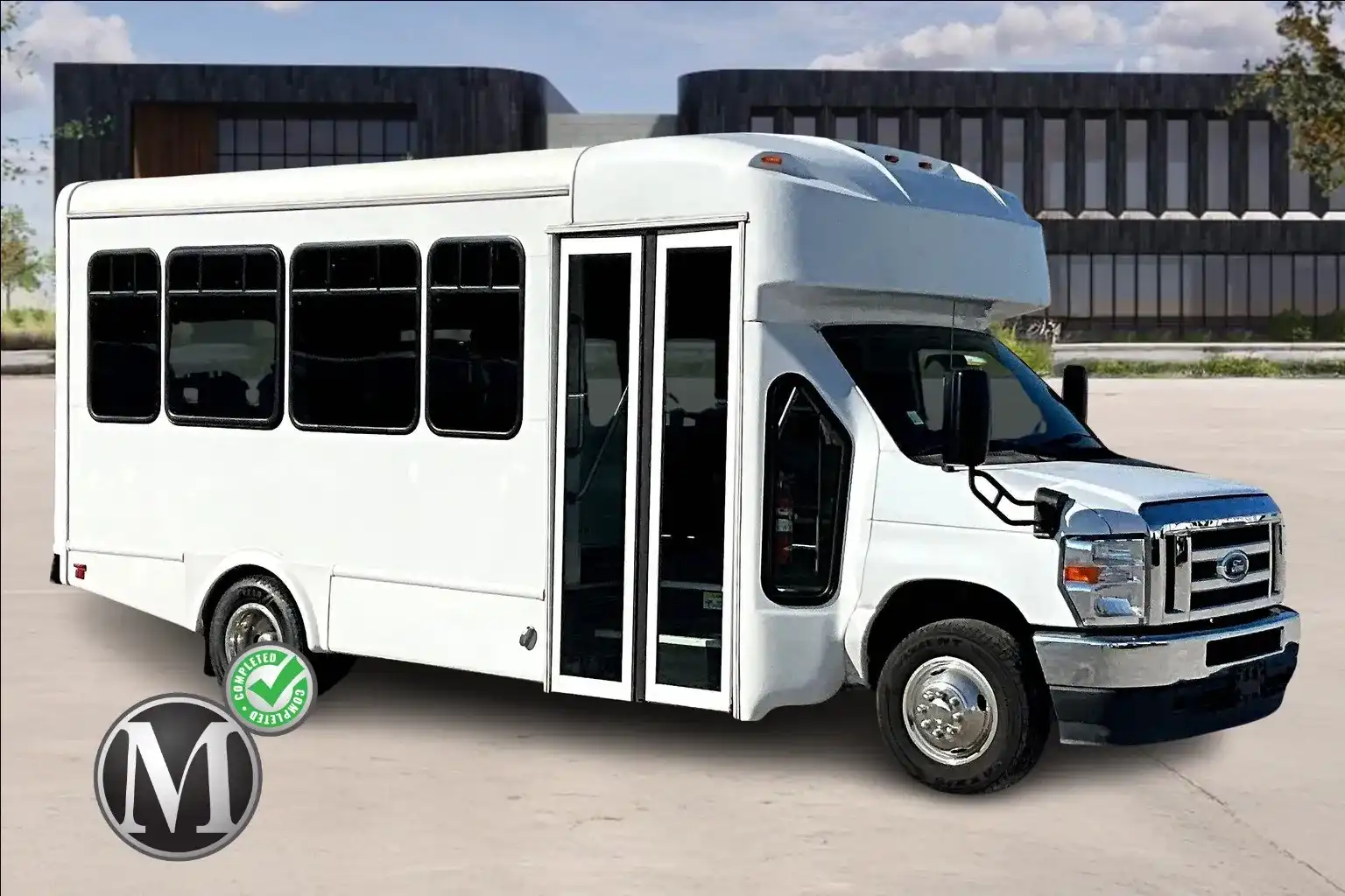2024 Ford E-Series DRW E-450 Super Duty 158 in WB's photo