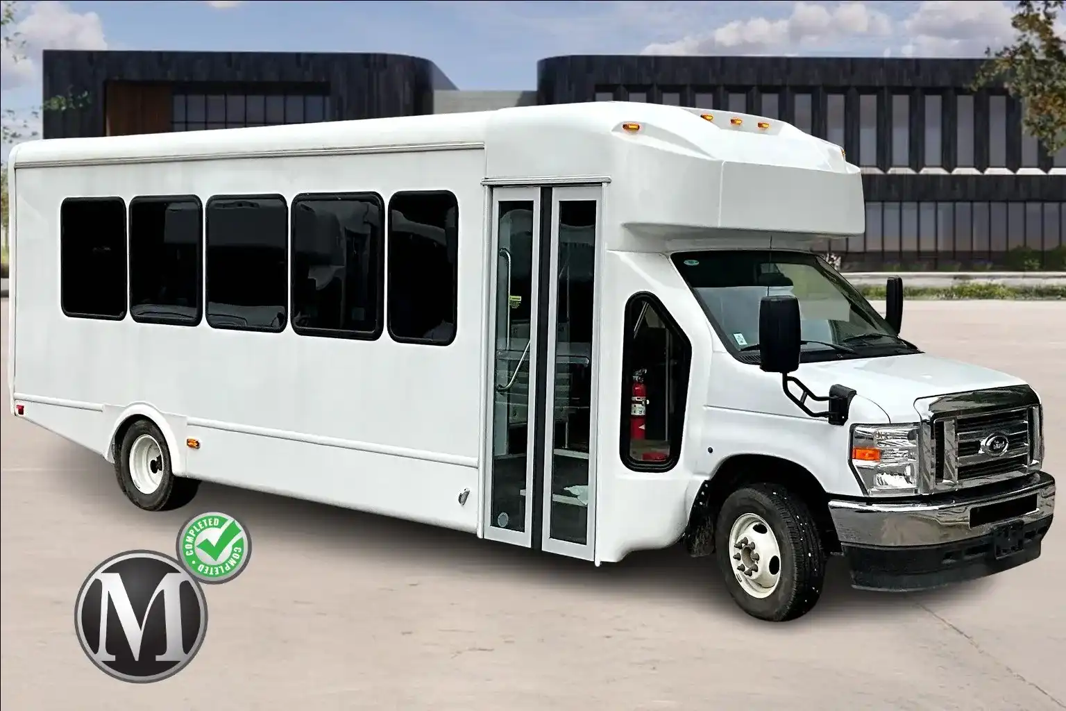 2025 Ford E-Series DRW E-450 Super Duty 158 in WB's photo