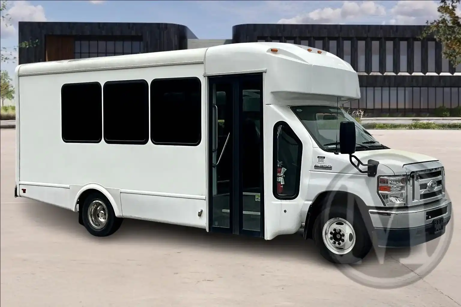2023 Ford E-Series SRW E-350 Super Duty 138 in WB's photo