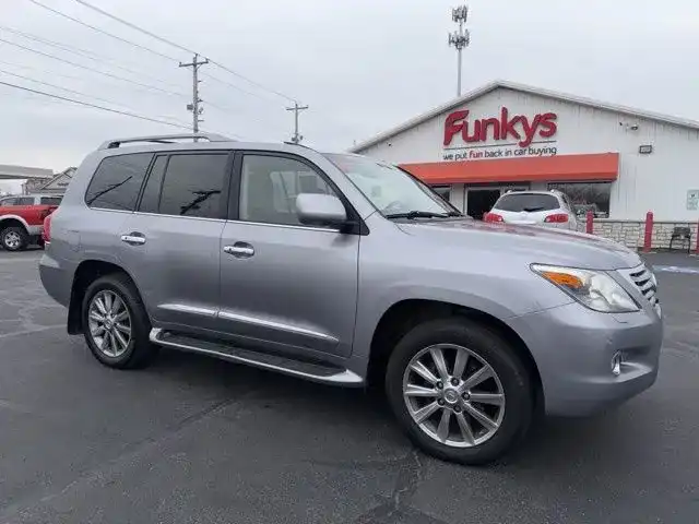 2011 Lexus LX 600 570's photo