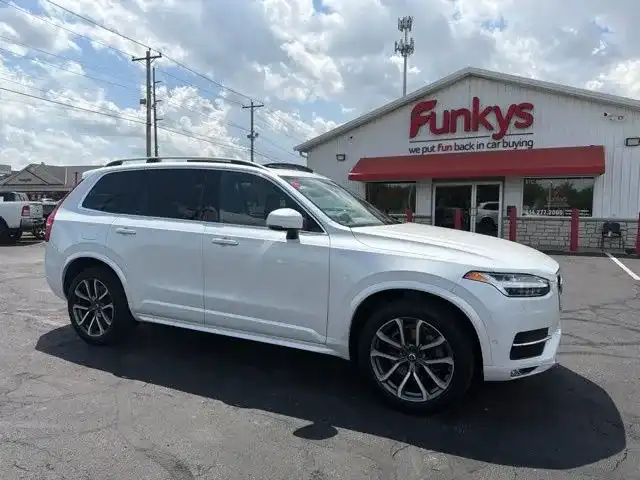 2019 Volvo XC90 T6 Momentum AWD's photo