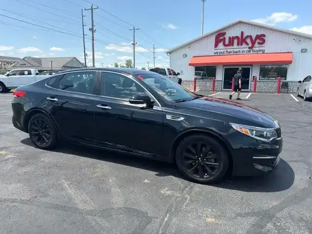 2016 Kia Optima EX AT's photo