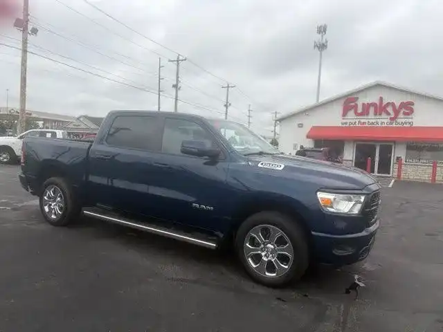 2023 RAM 1500 Big Horn/Lone Star 4x4 Crew Cab 5'7's photo