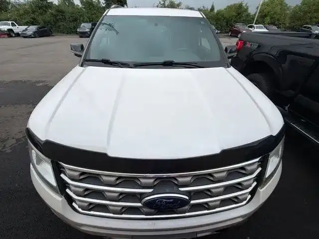 2017 Ford Explorer XLT 4WD's photo