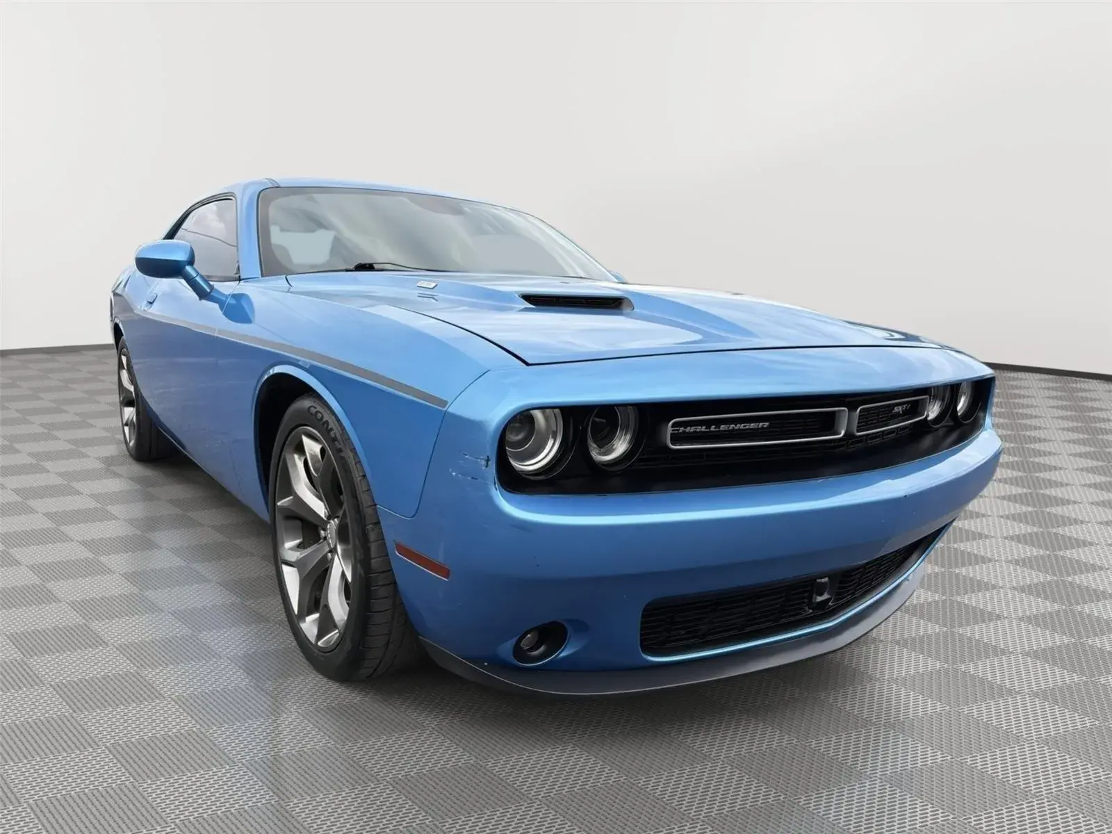 2015 Dodge Challenger SXT Plus photo 3