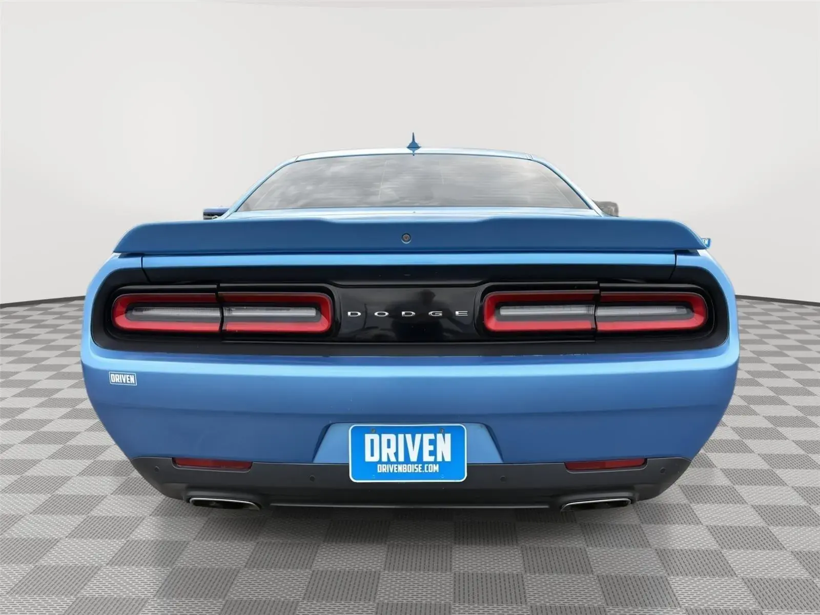 2015 Dodge Challenger SXT Plus photo 5