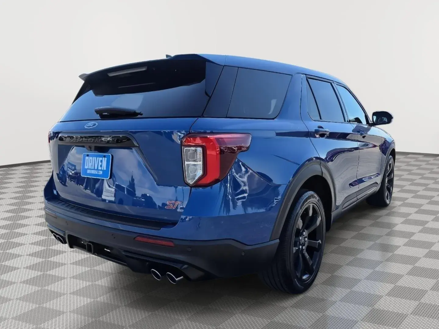 2022 Ford Explorer ST 4WD photo 4