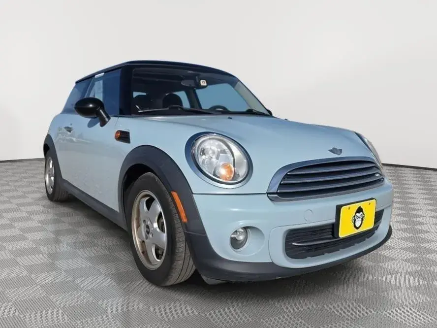 2011 MINI Cooper Base photo 3