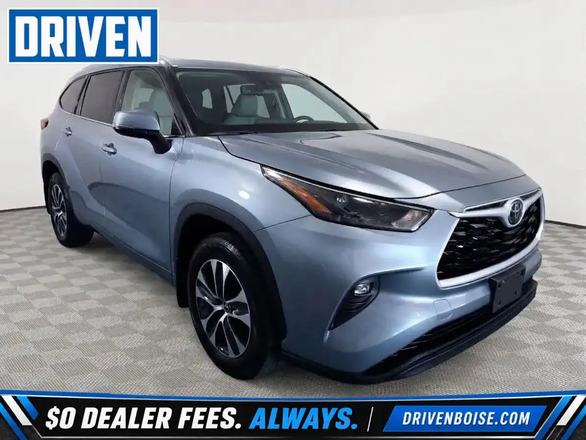 2023 Toyota Highlander XLE AWD's photo
