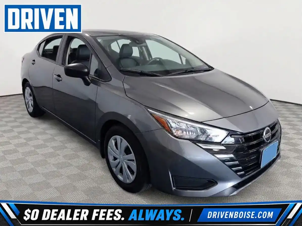 2025 Nissan Versa 1.6 S CVT's photo