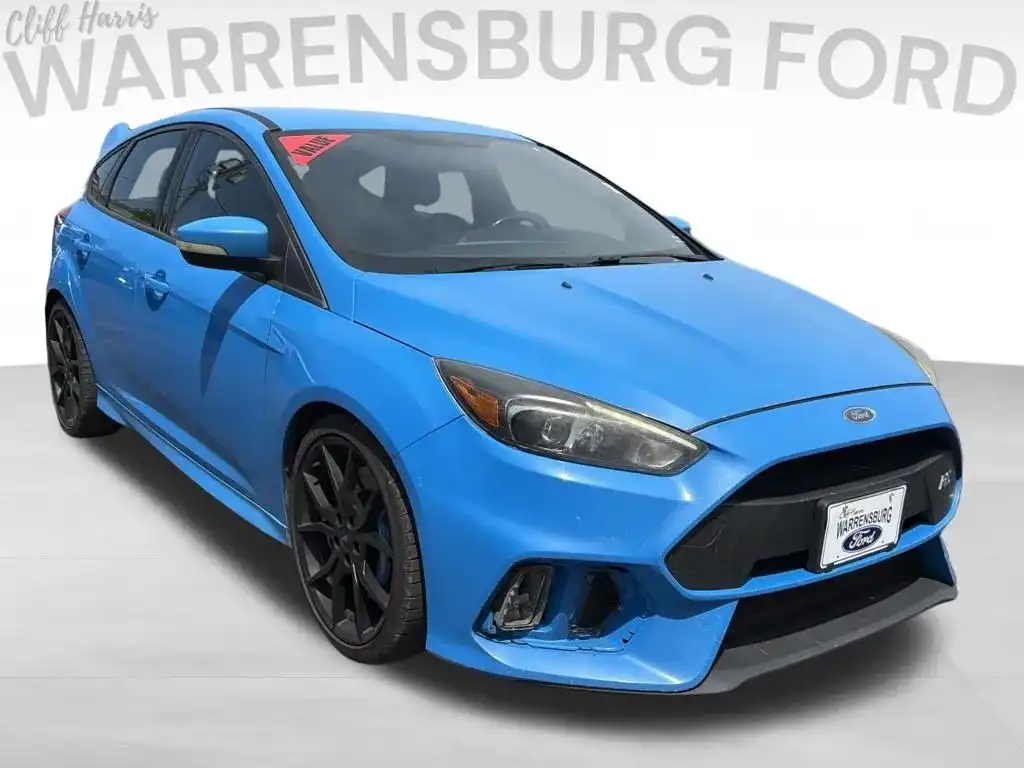 2017 Ford Focus RS Hatchback 5-Door's photo