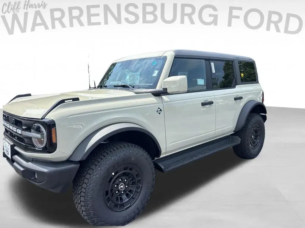 2026 Ford Bronco Outer Banks 4x4 photo 4