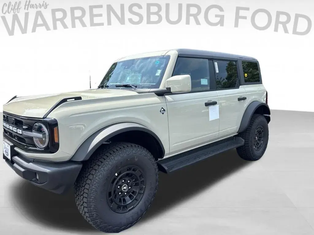 2026 Ford Bronco Outer Banks 4x4 photo 3