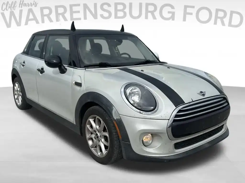2019 MINI Hardtop Cooper Signature's photo