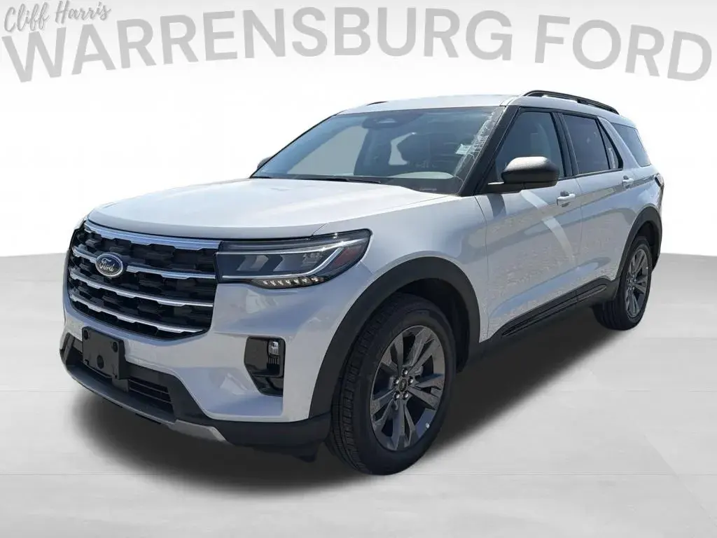 2026 Ford Explorer Active 4WD photo 3