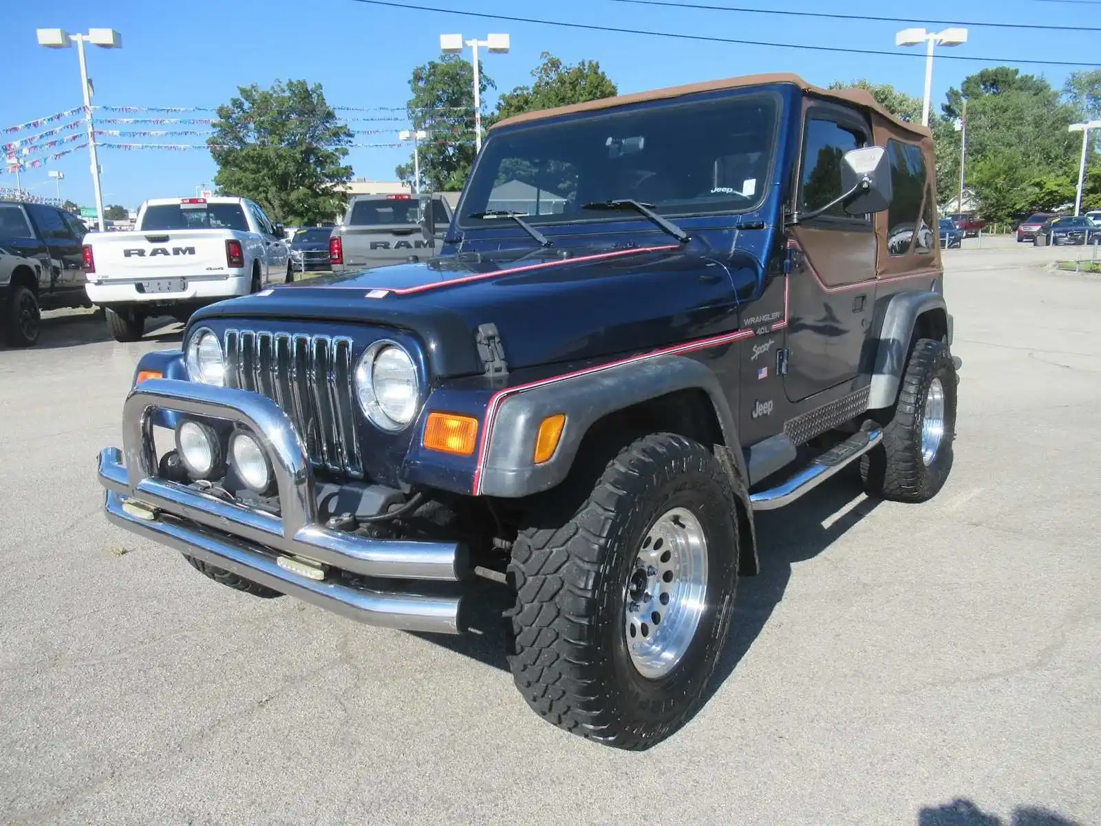 2000 Jeep Wrangler Sport's photo