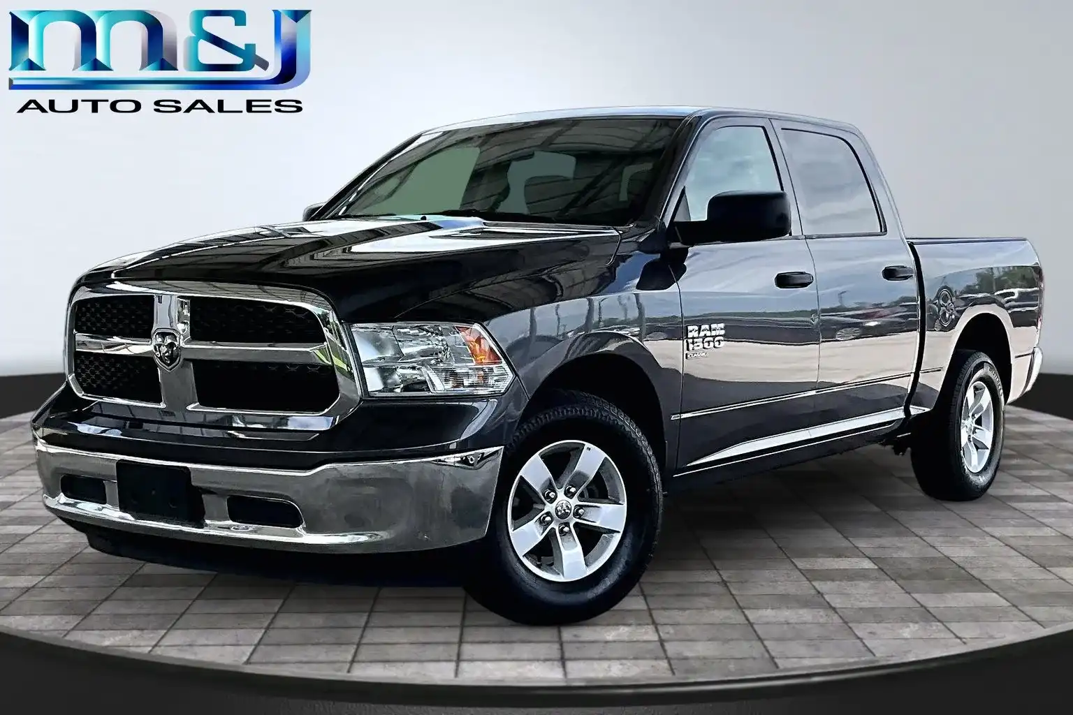 2022 RAM 1500 Classic SLT Crew Cab 5'7's photo