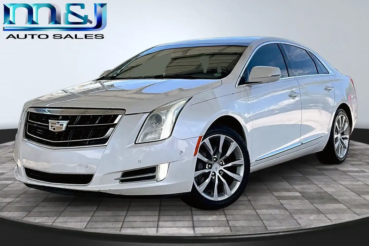 2016 Cadillac XTS 3.6L Luxury FWD Collection's photo
