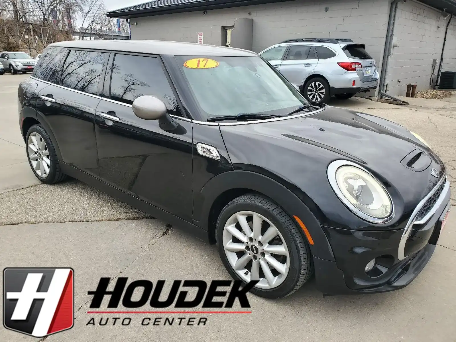 2017 MINI Clubman Cooper S's photo